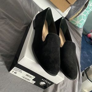 Alfani Size 7M - Black suede flats